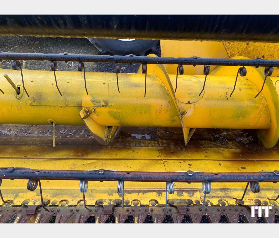 New Holland CR 9060