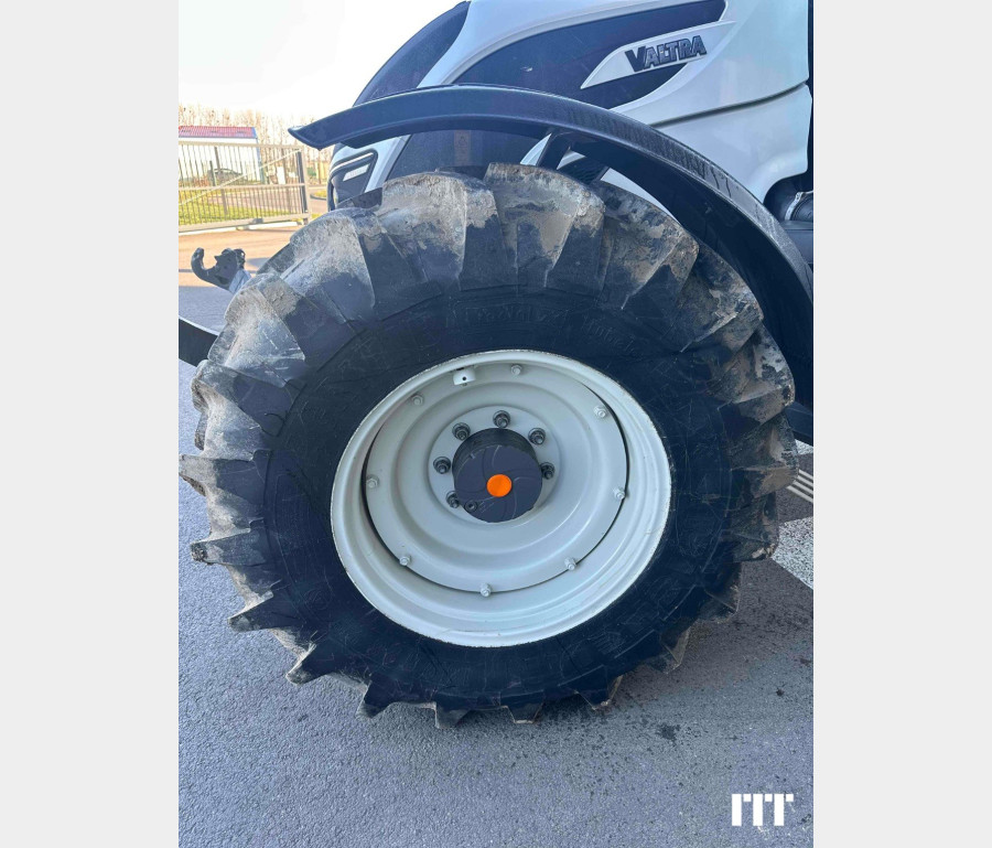 Valtra N124