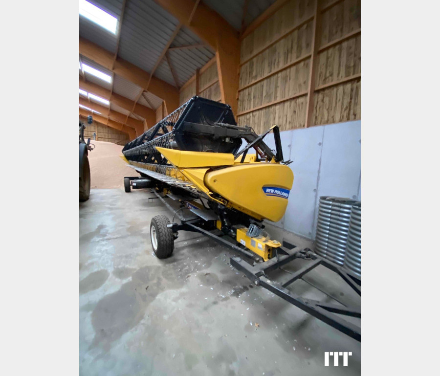 New Holland CR 8.90