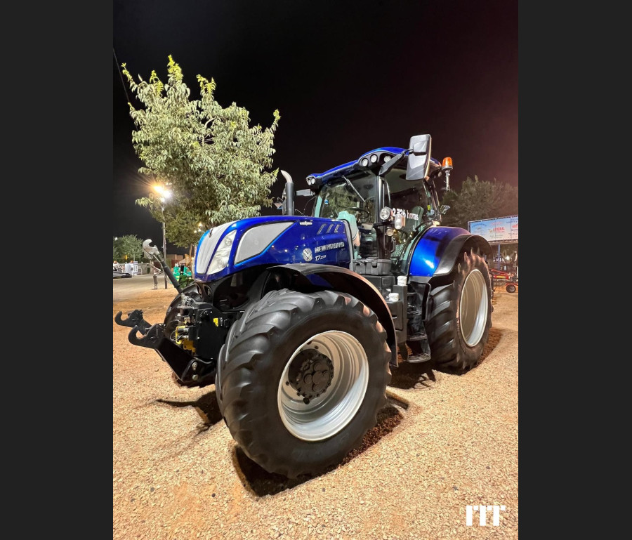 New Holland T7 270 AC BLUE POWER