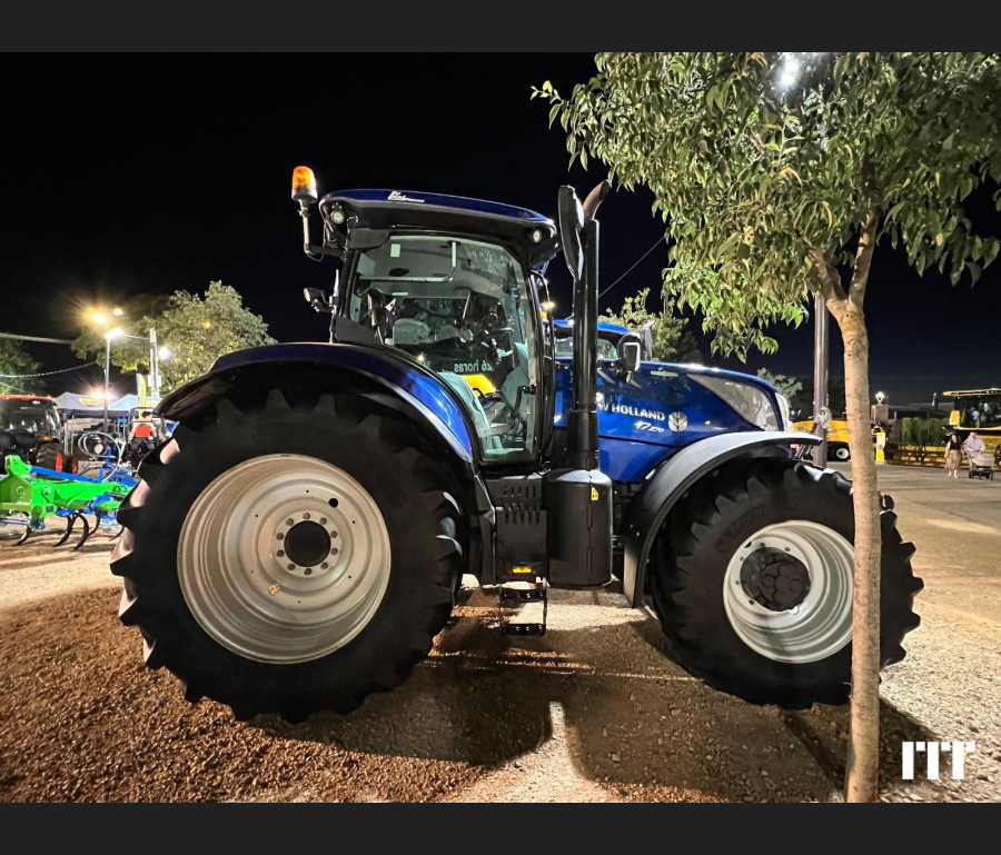 New Holland T7 270 AC BLUE POWER