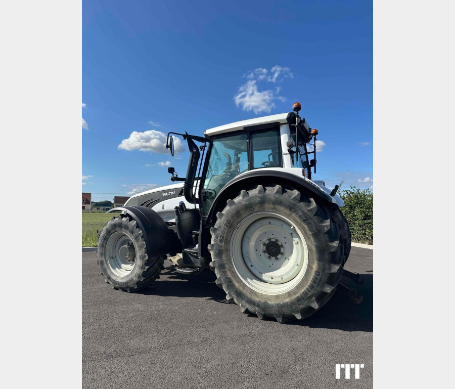 Valtra T213