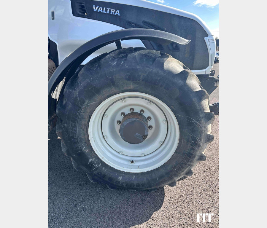 Valtra T213