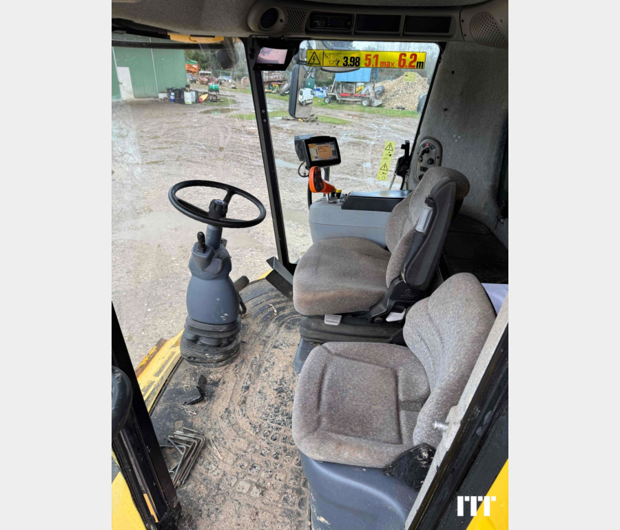 New Holland CR 9080