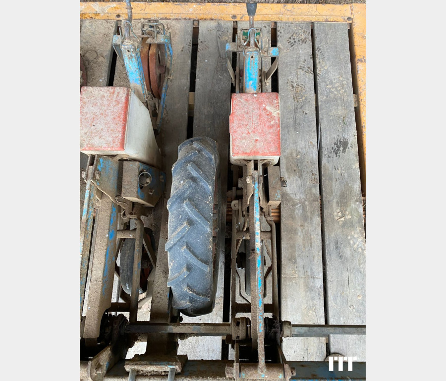 Monosem 502