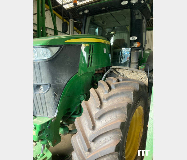 John Deere 7230 R