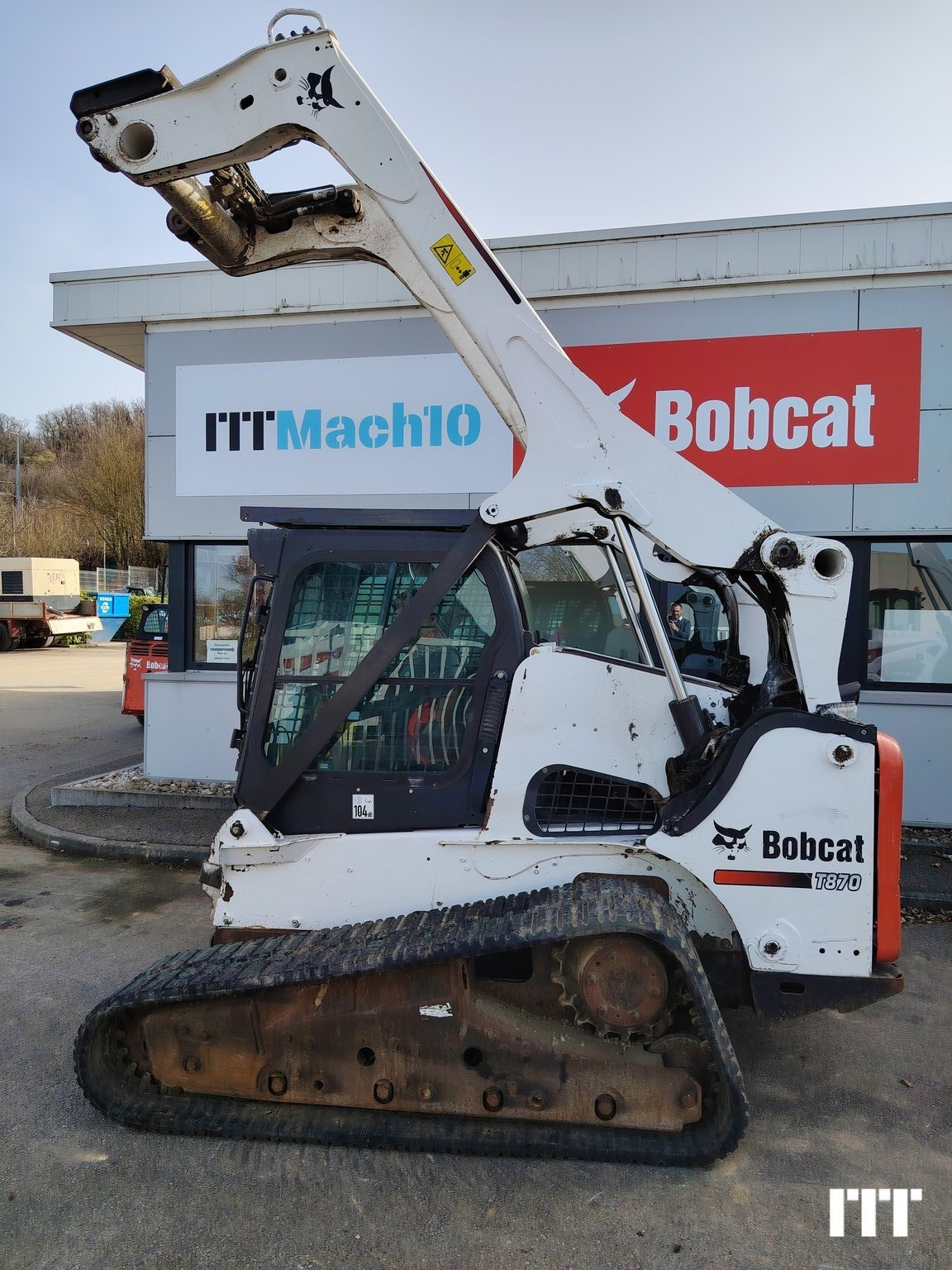 Bobcat T870