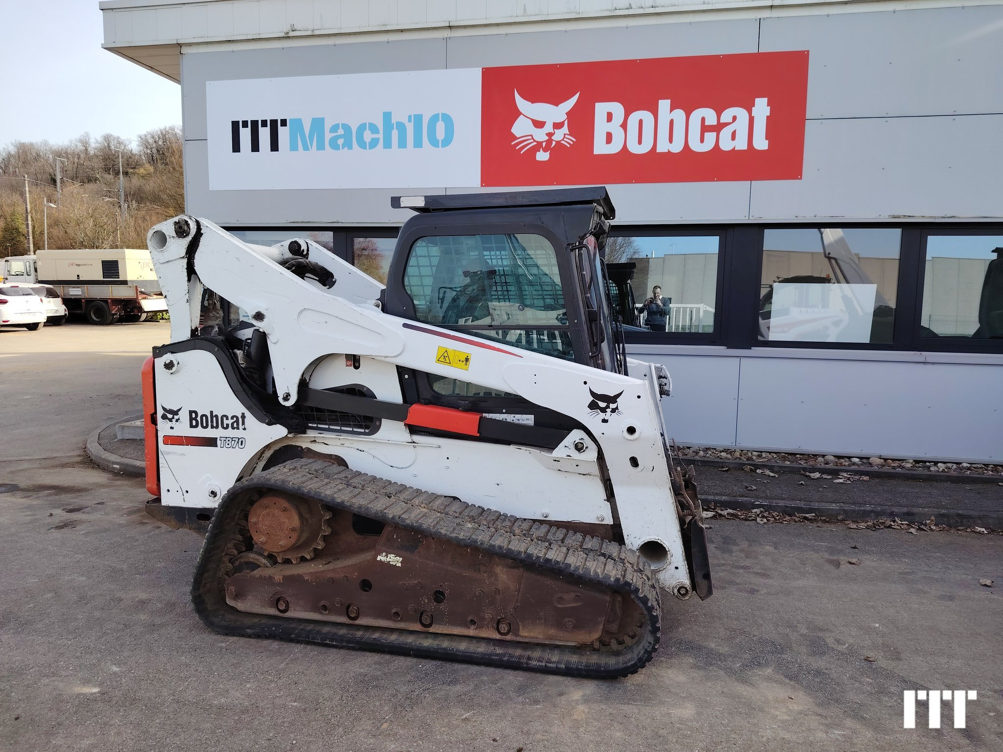 Bobcat T870