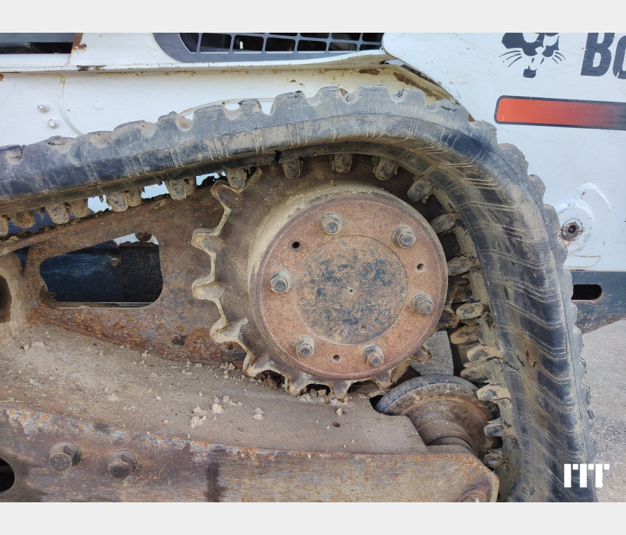 Bobcat T870