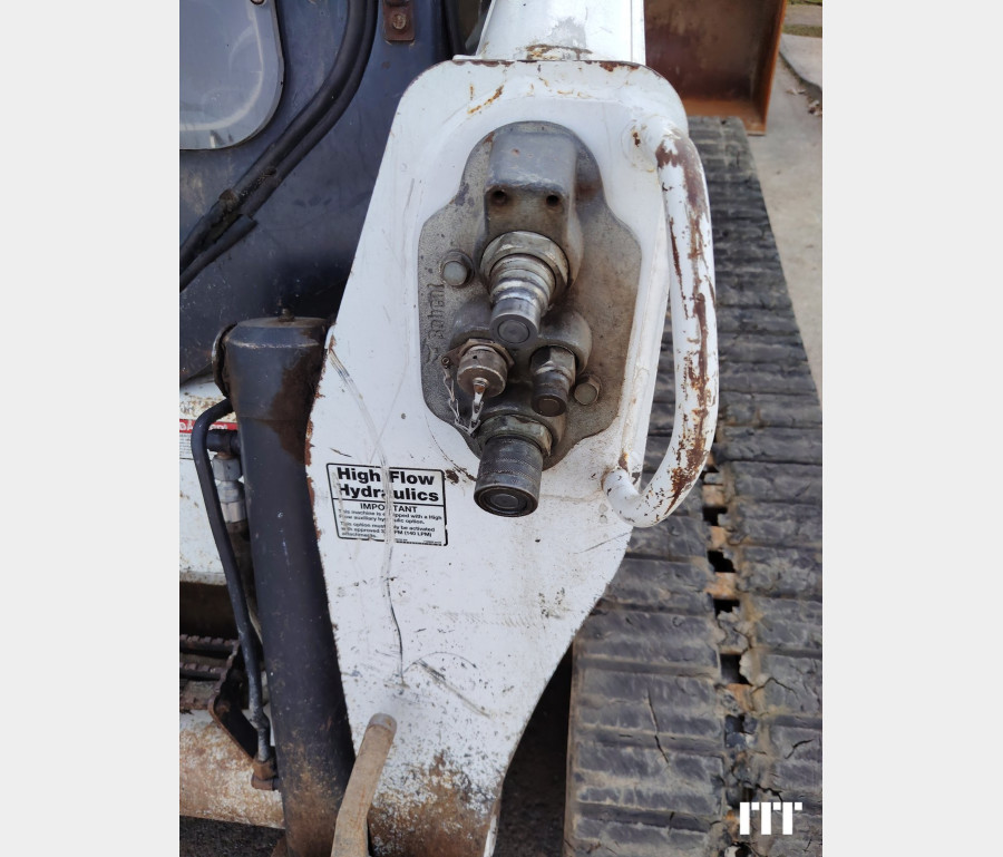 Bobcat T870