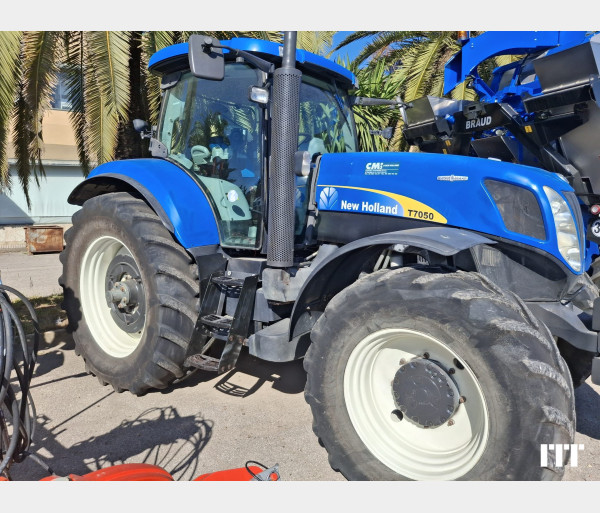 New Holland T7050 AC 2