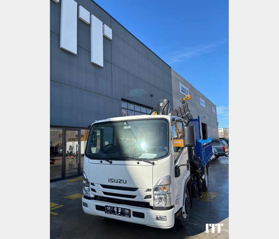 ISUZU P75