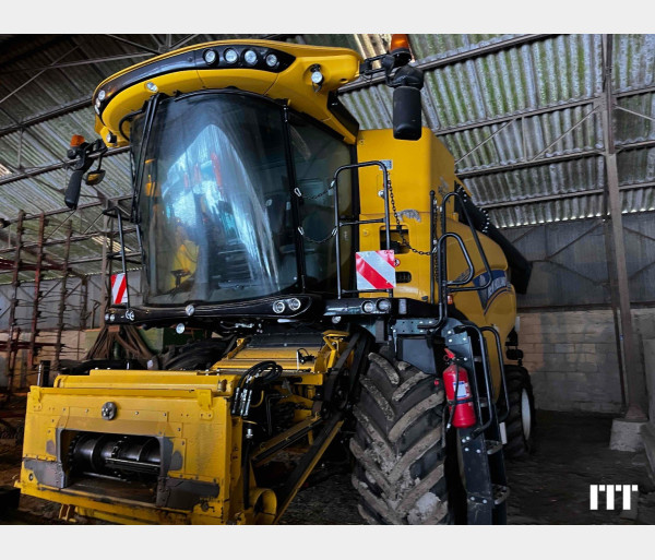 New Holland CR 8.80