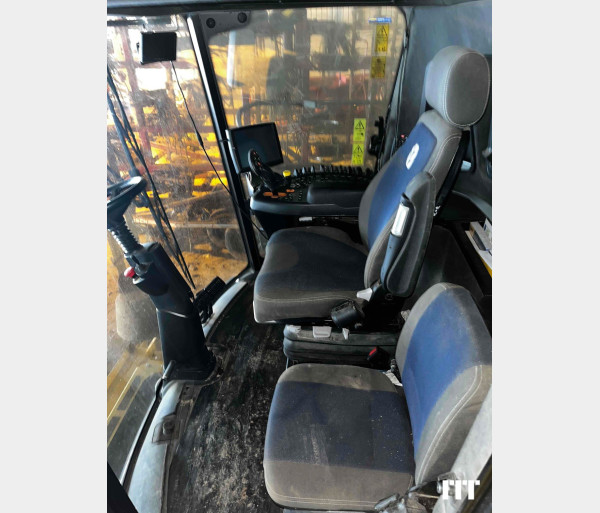 New Holland CR 8.80 2
