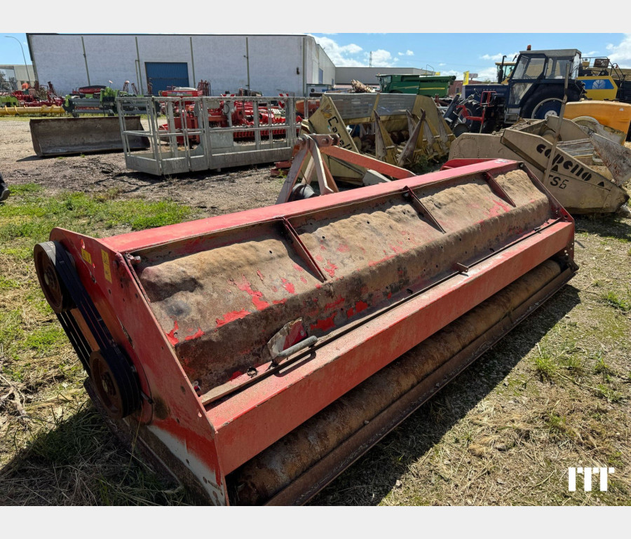 Kuhn RM 320
