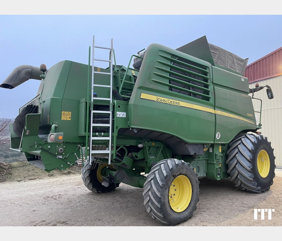 John Deere T660