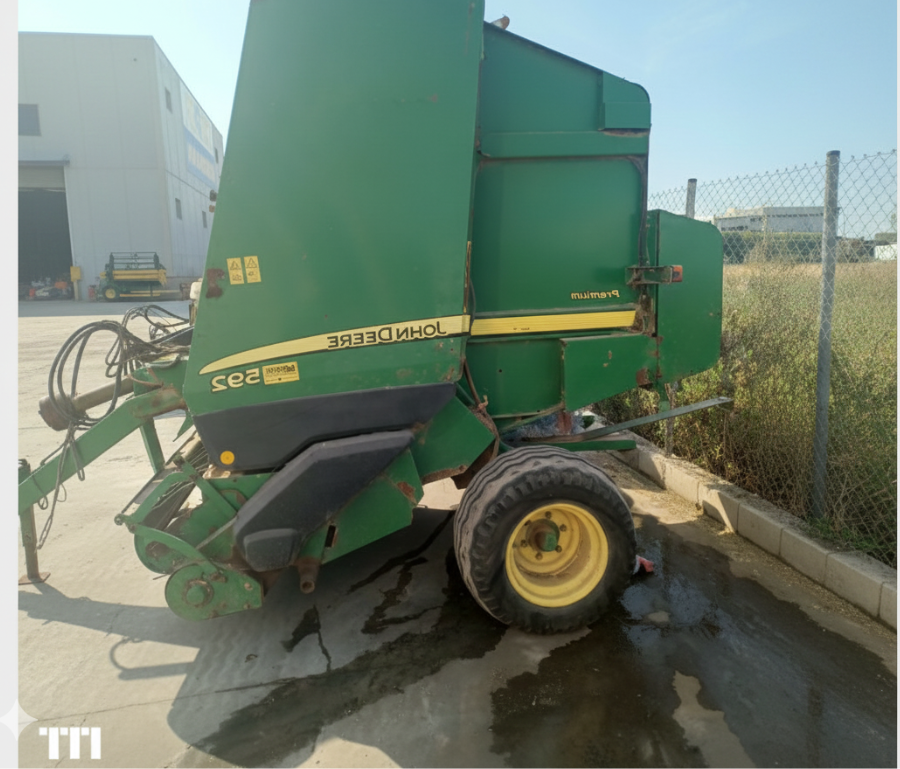 John Deere 592