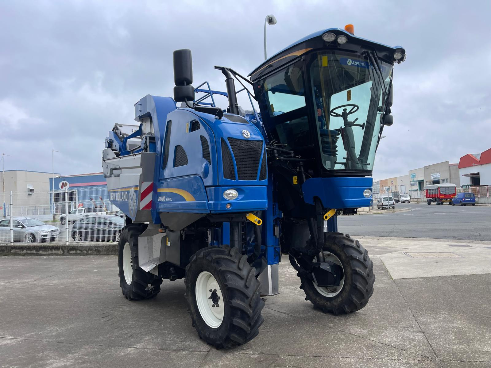 New Holland 9060 L