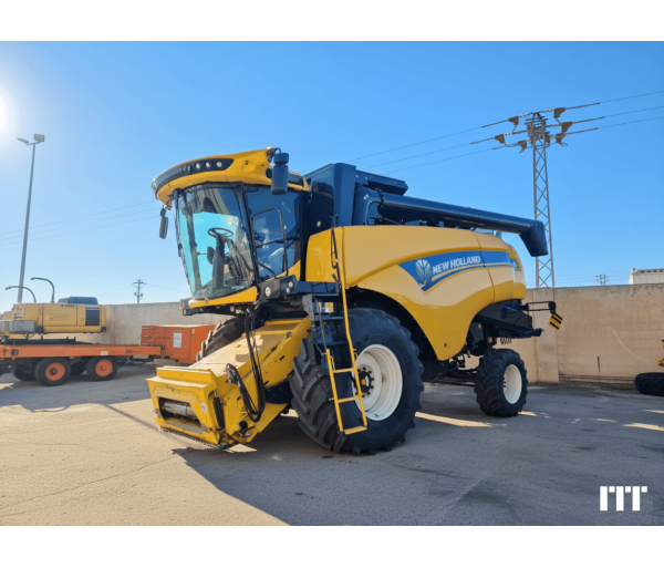 New Holland CX6.90 Laterale 2