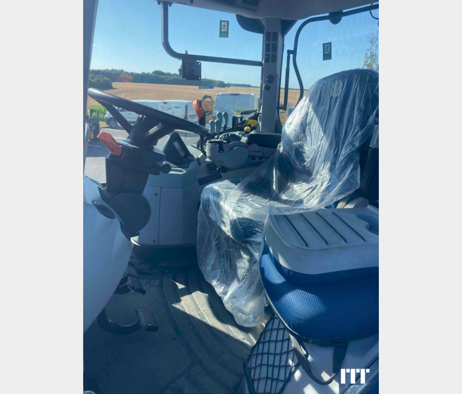 New Holland T7.210