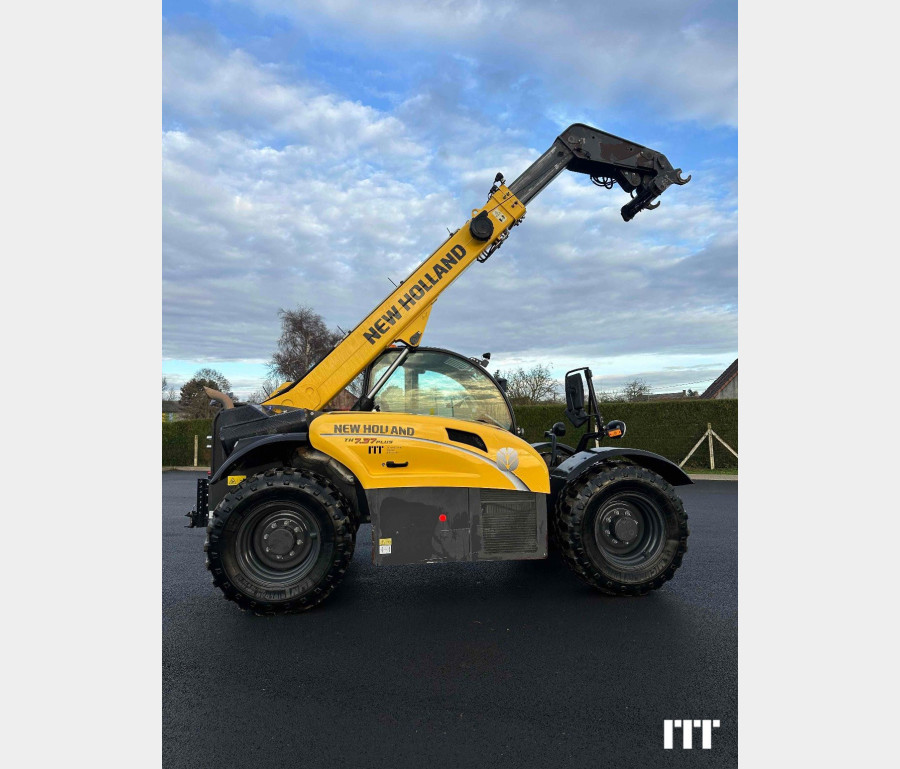 New Holland TH7.37