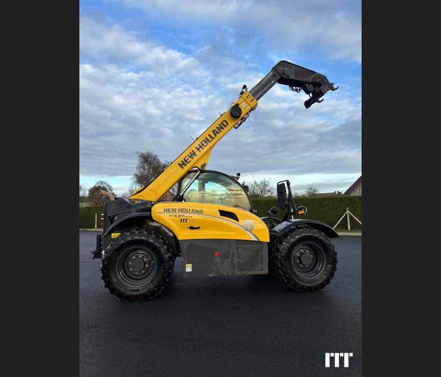New Holland TH7.37
