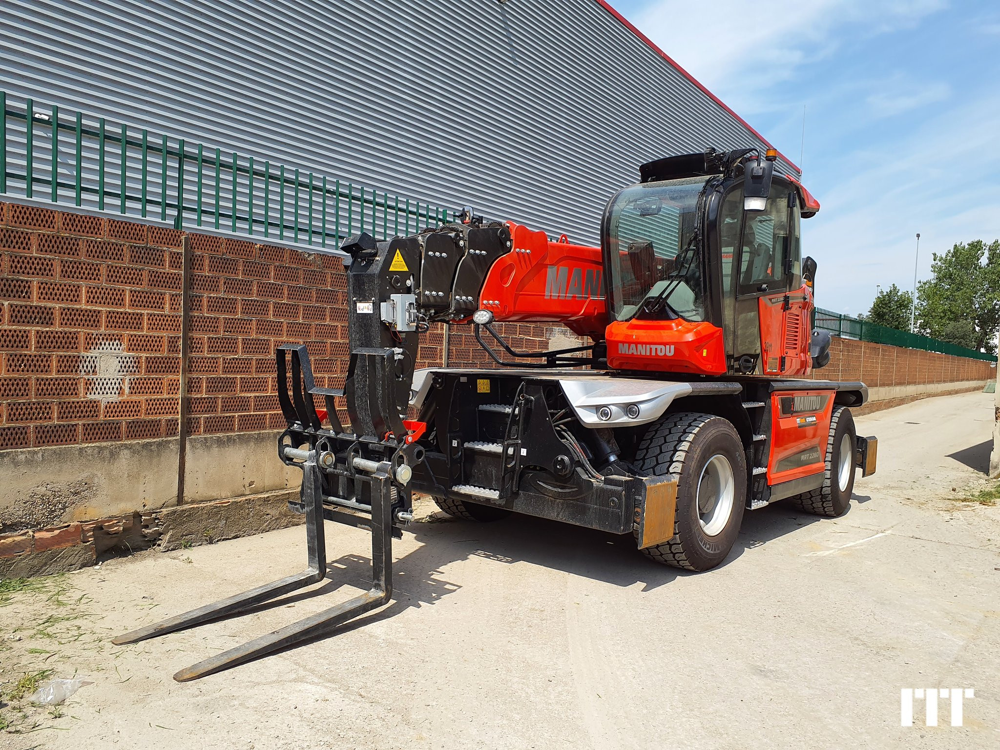 Manitou MRT 2260 V PLUS