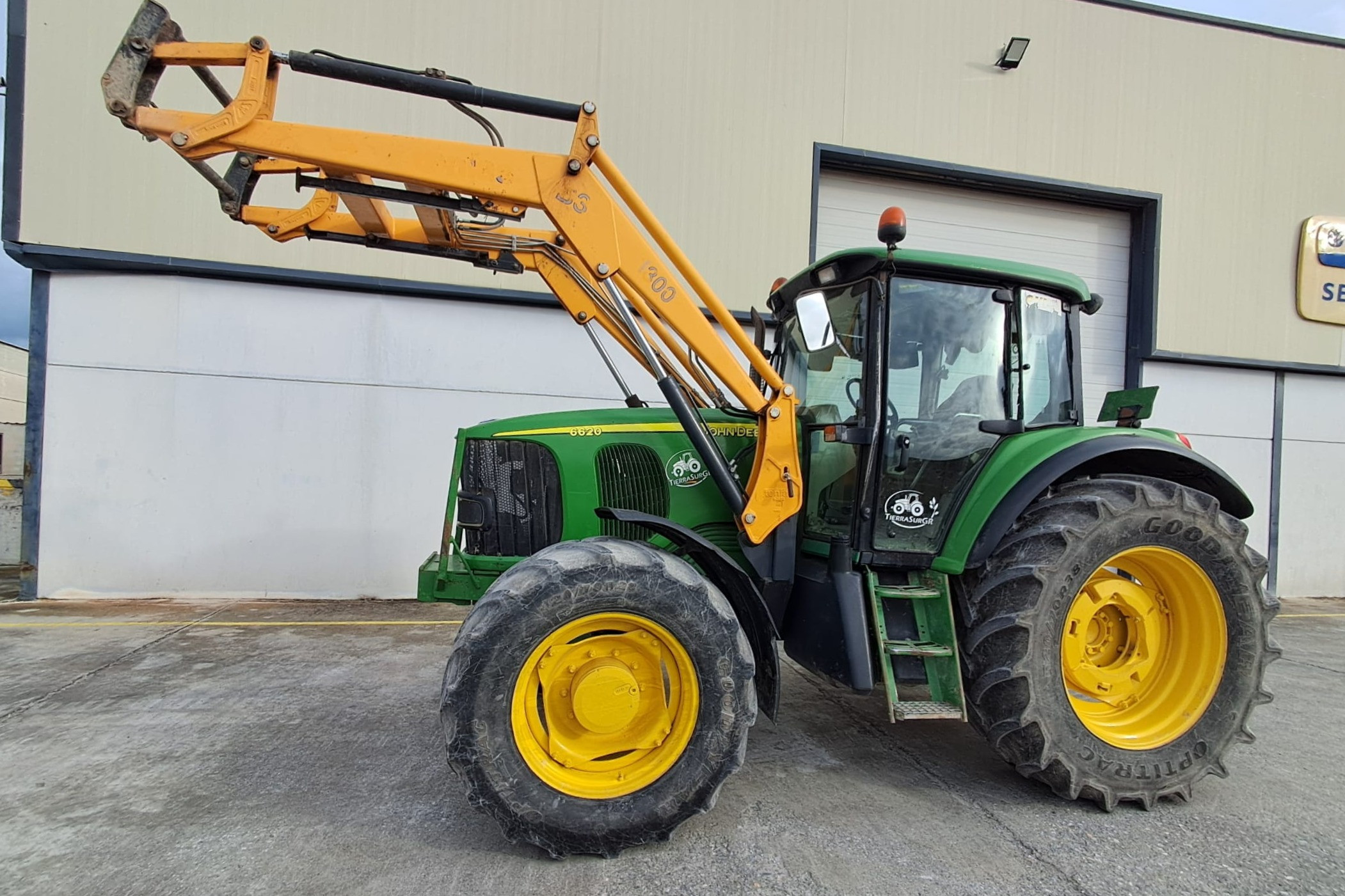 John Deere 6620