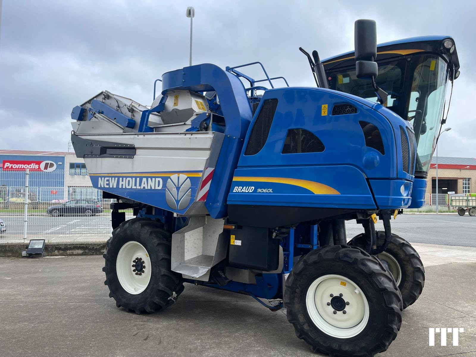 New Holland 9060L