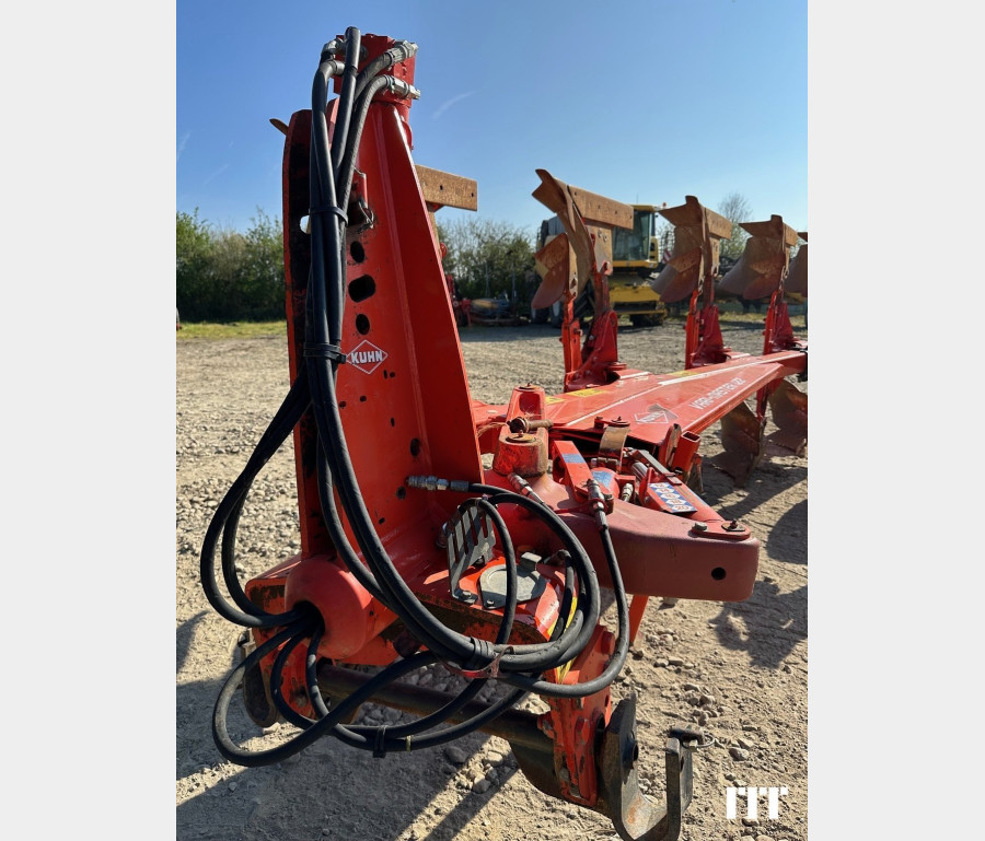 Kuhn VM 122